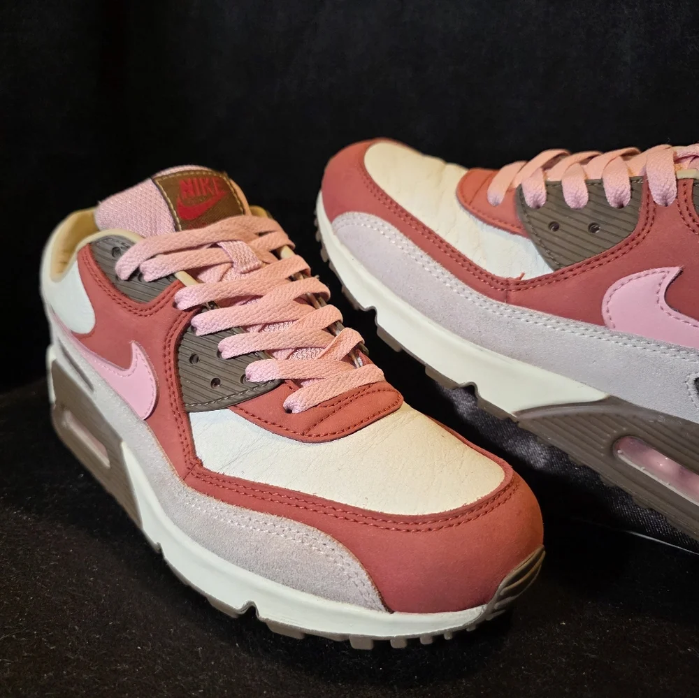 Nike Air Max Women's Sneakers - Pink/White